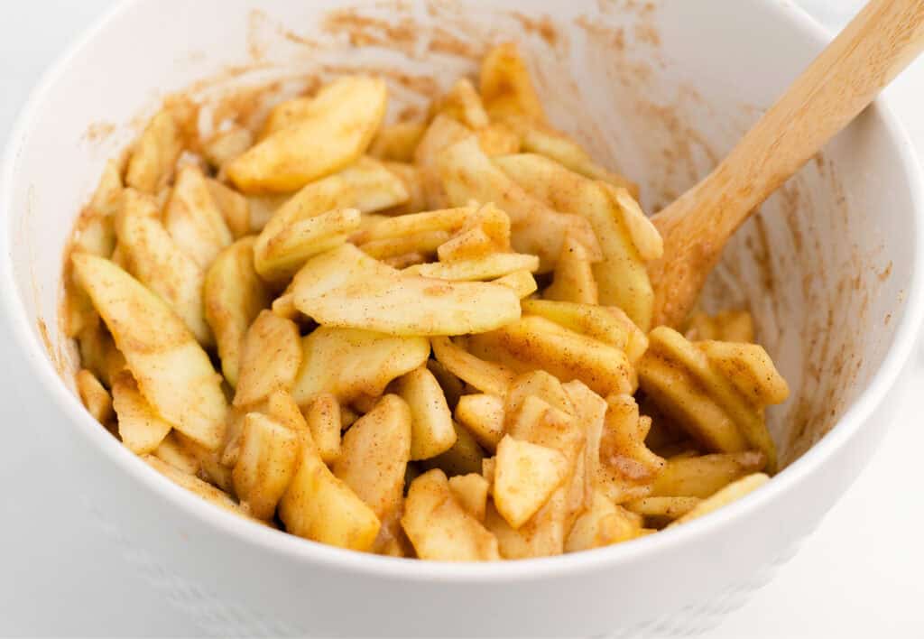 Filling for Apple Pie Bars in Bowl