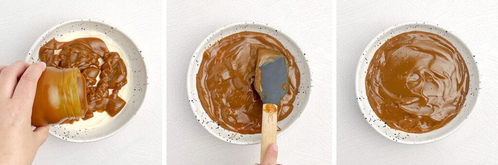 Topping Cream Cheese Layer with Caramel Sauce