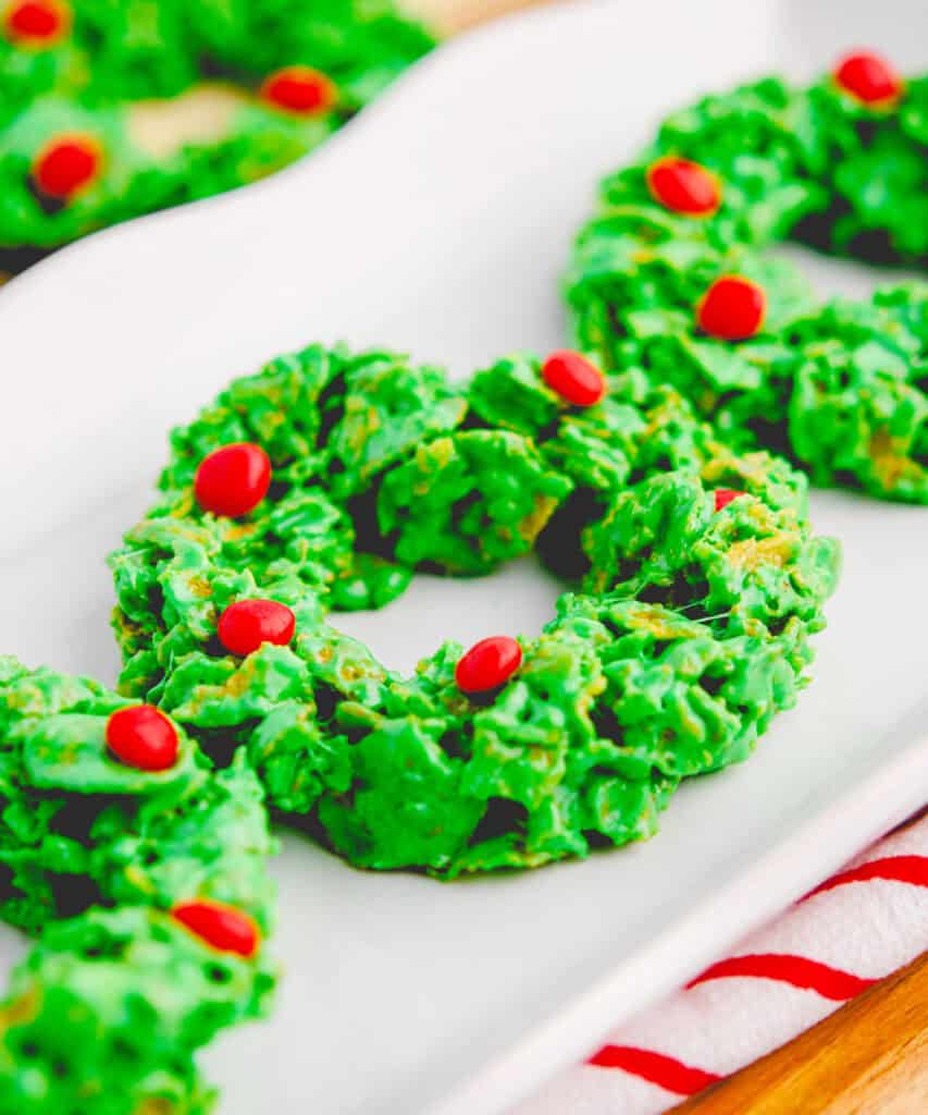 Corn Flake Wreaths on Serving Tray