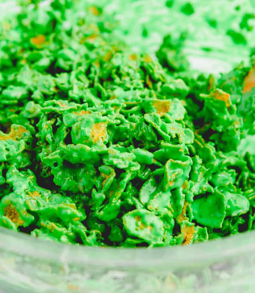 Fully Mixed Green Corn Flake Mixture