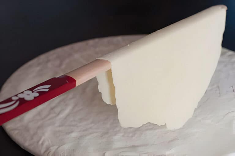 How to Pick Up Lefse Off of Pastry Board