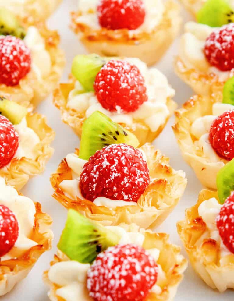No Bake Cheesecake Bites with Raspberry and Kiwi