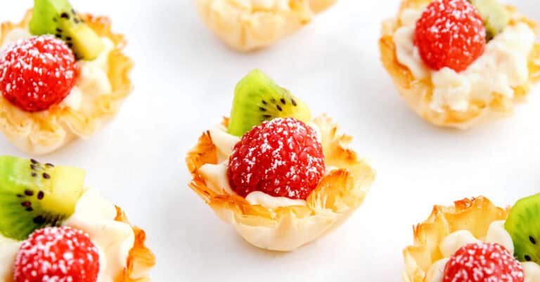No Bake Cheesecake Bites with Raspberry and Kiwi