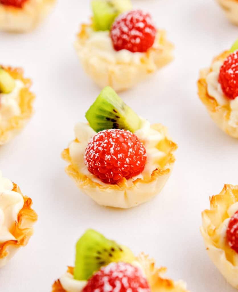 No Bake Cheesecake Bites with Raspberry and Kiwi