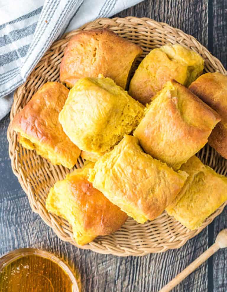 Pumpkin Dinner Rolls