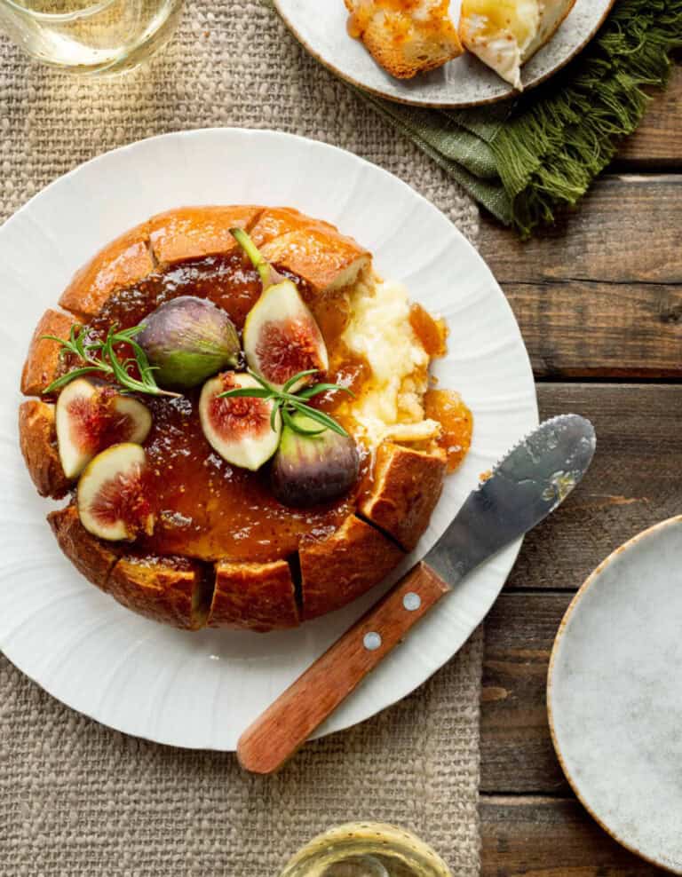Bread Bowl Baked Brie