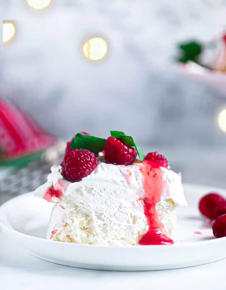 Pavlova with Meringue