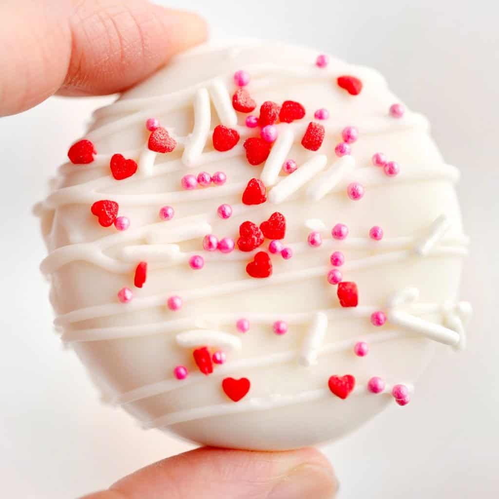 White Chocolate Peanut Butter Ritz Cracker Valentine Cookies IG
